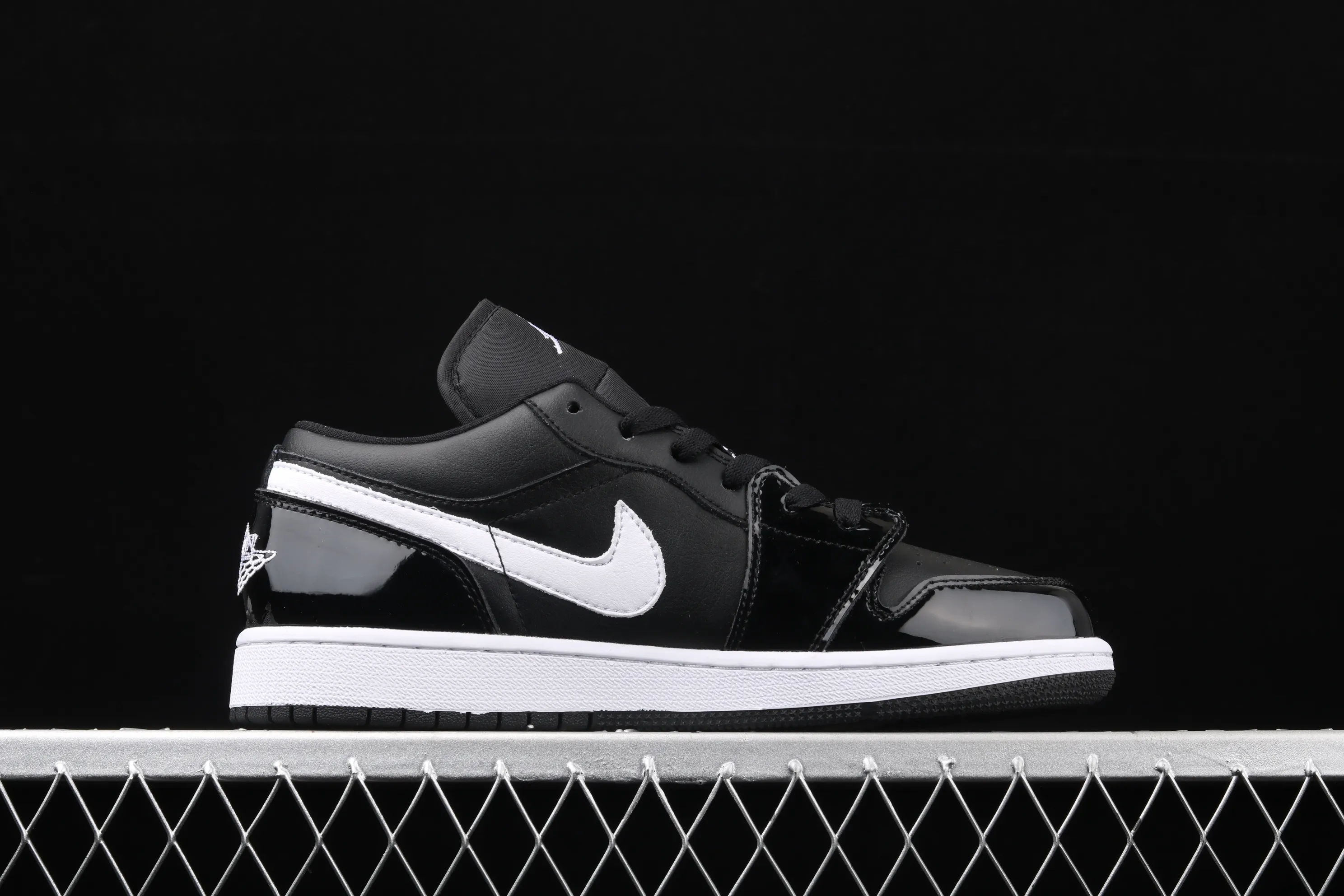 All categories Air Jordan Jordan series basketball shoes Air Jordan 1 Low Air Jordan 1 Low Black White AJ1 Joe 1 black and white small patent leather 553560-002